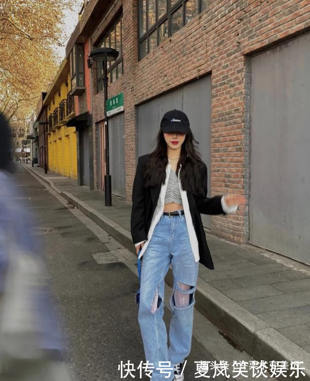 穿搭|最近火了一种穿搭叫：“不好好穿”牛仔裤！吸睛还显腿长，真时髦
