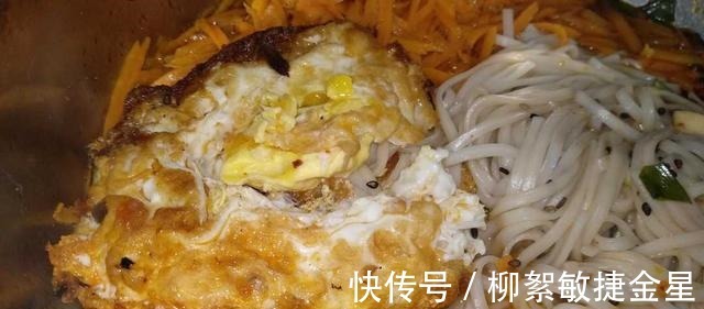 面条汤|煎蛋面条做法简单,吃起来美味可口,大家都爱吃!