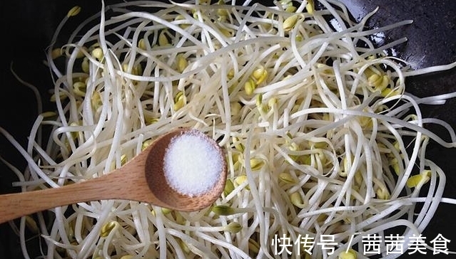 下饭|炒豆芽换个做法,鲜香美味,非常下饭,很快就能上桌