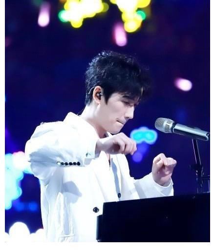 如果朱一龙来场脱口秀，他会如何应对耍大牌事件？