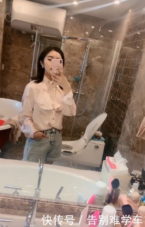 卫生间|美女卫生间拍照，是怕别人不知道你家卫生间好看吗