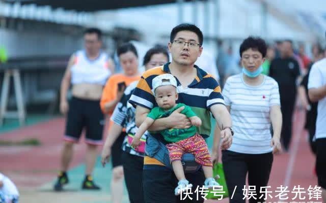 半岛|半岛聚焦丨夏日热练!弘诚体育场日均迎客七千,有人专门开车来运动