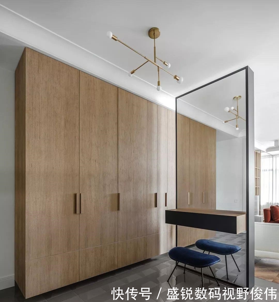 衣帽间|150㎡的豪宅,只有一间小卧室,网友:有钱任性?