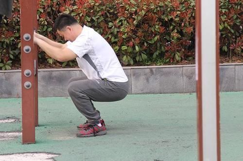 关节|男人，如果每天坚持深蹲五十下，身体会变怎样？
