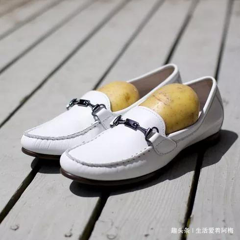 帆布鞋 新买的鞋子不合脚怎么办鞋子太小,一个塑料袋,就能变合脚