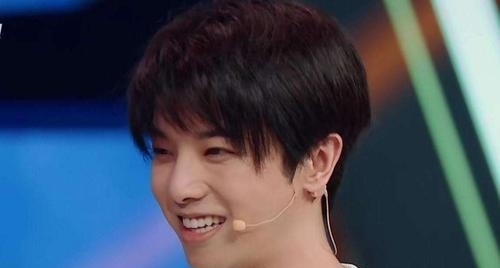 黄渤|被问是否超越葛优，黄渤的回答堪称经典，华晨宇该好好学学