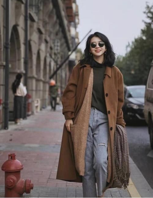 秋冬穿搭如何打造“层次感”，教你几个小技巧，时髦又高级