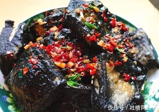 爱不释手|父母眼中的5大“垃圾食品”,辣条都没上榜小孩们个个爱不释手