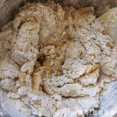 中筋面粉|厨娘教你一招巧做广式五仁月饼～螃蟹造型
