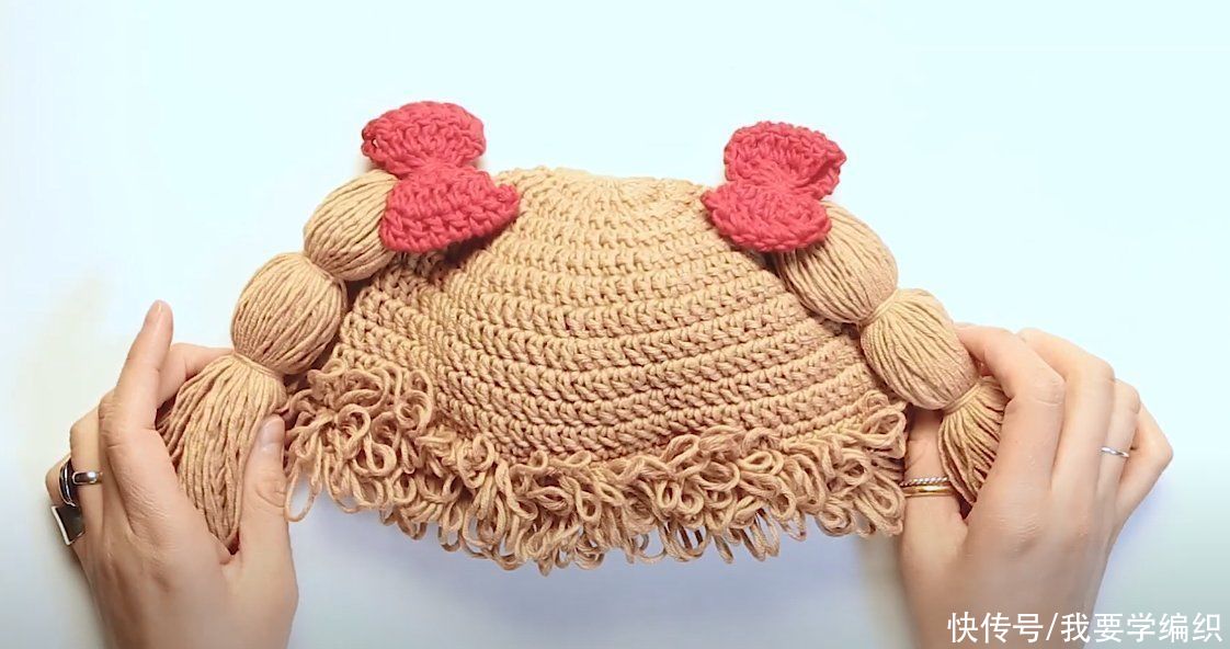 不加不减钩|宝宝戴上妈妈编织的手工帽，又萌又可爱，圈圈边宝宝辫子帽教程