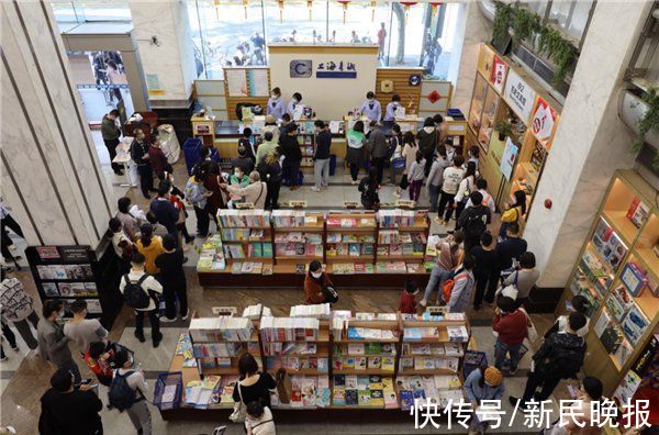 福州路！忆往昔，盼来日！闭店大修前，上海书城又热闹了起来