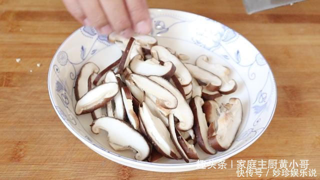 十月|十月宁可不吃肉,也要喝此汤,10分钟就搞定,孩子老人最爱吃