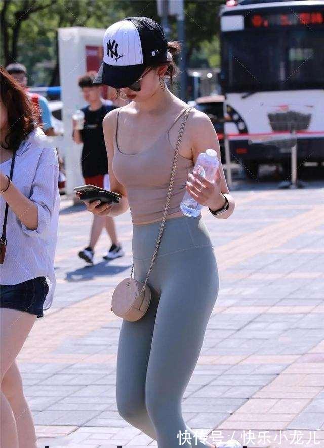 身段 一条显气质的打底裤秀出自己的好身段,简约不失雅致,太漂亮了