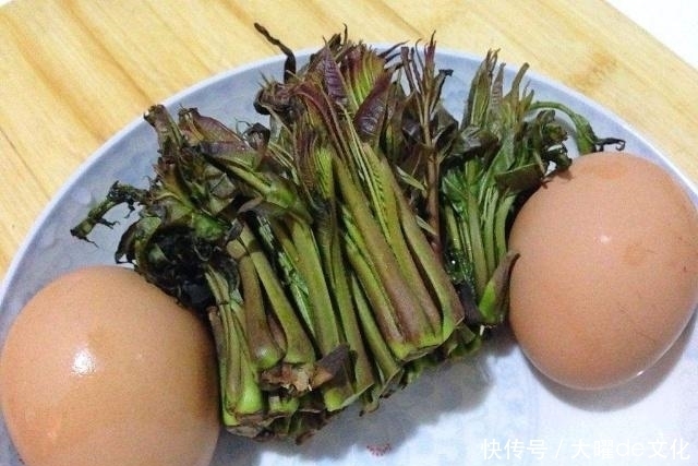 中醫(yī)認(rèn)為：45歲以后，多吃2青，少吃2紅，有助養(yǎng)肝臟