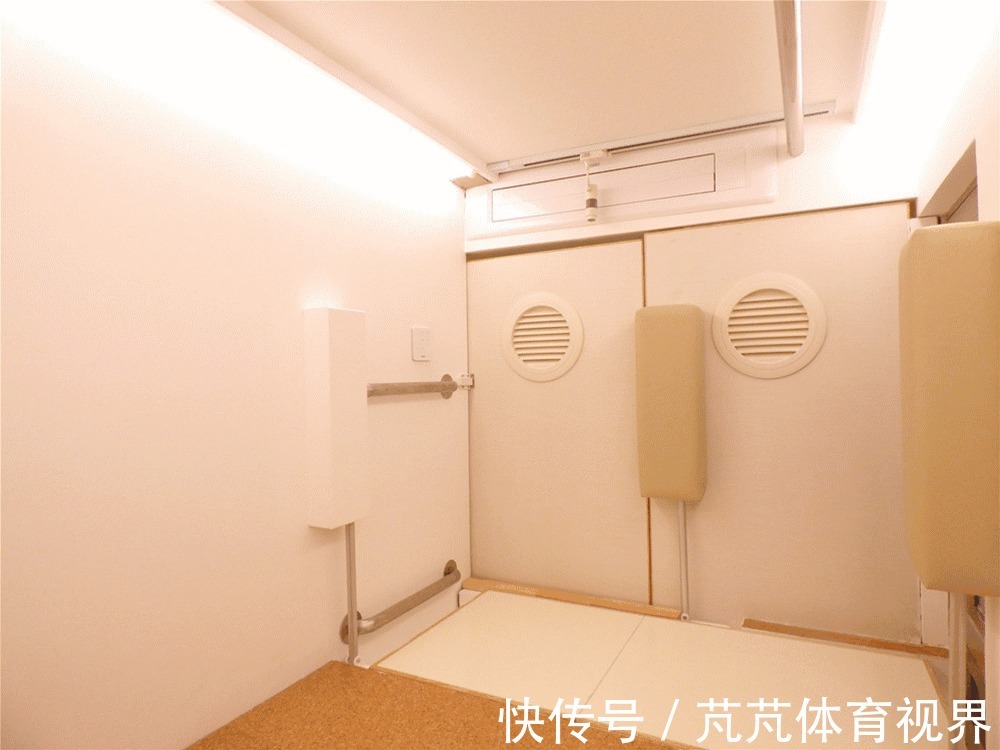 客厅|7口人挤43平小窝,老人睡客厅,爆改变9房,网友:卫生间头次见