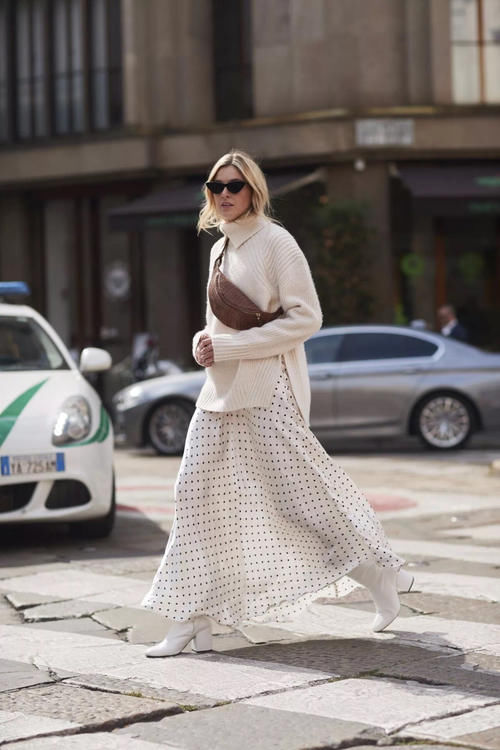 马丁靴算什么？今春大火的是“白板靴”，增高又拉腿，咋穿都时髦