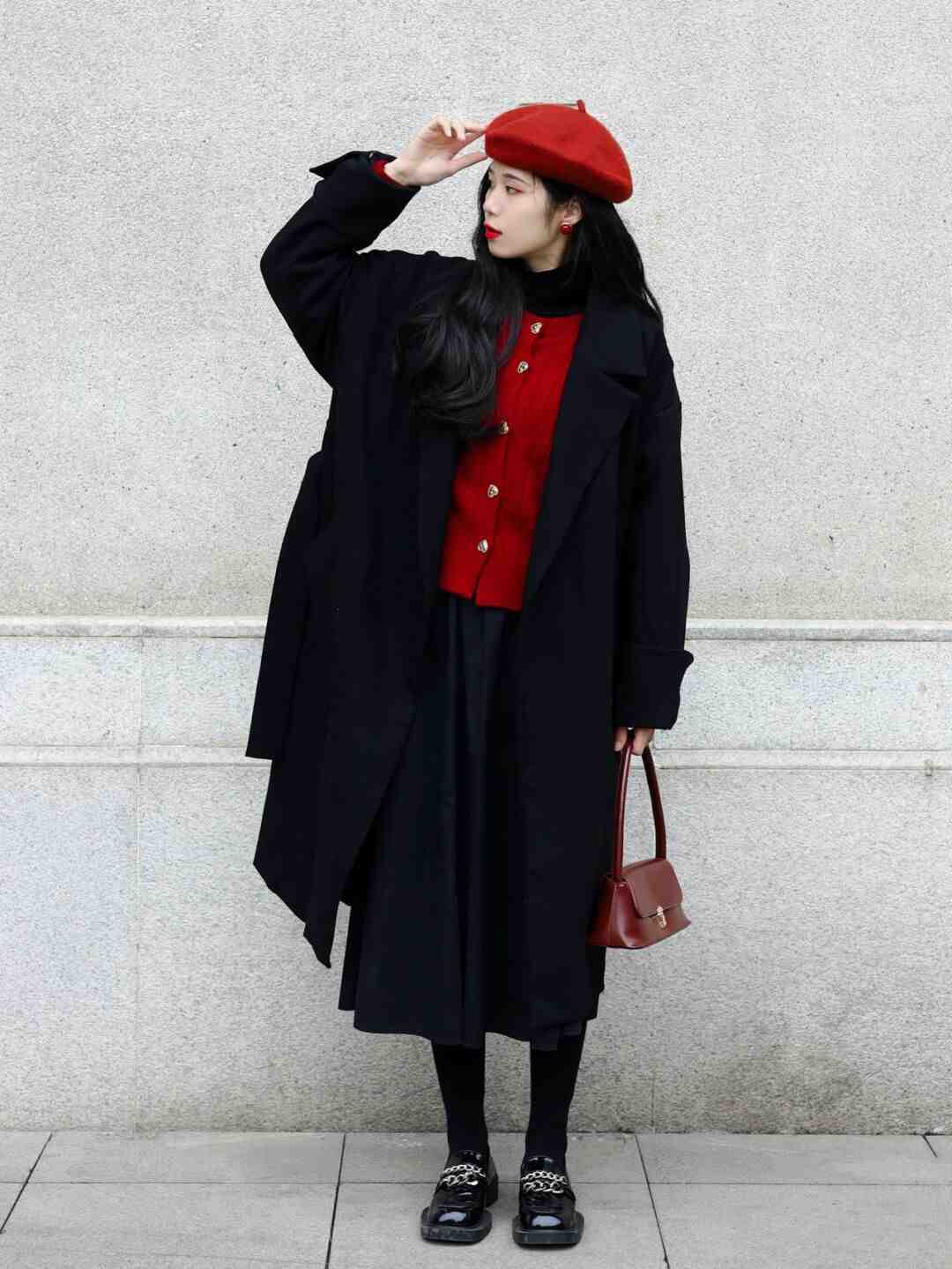 单品|黑红色怎样搭才不落入俗套?试试“内红外黑”,就知道有多牛了