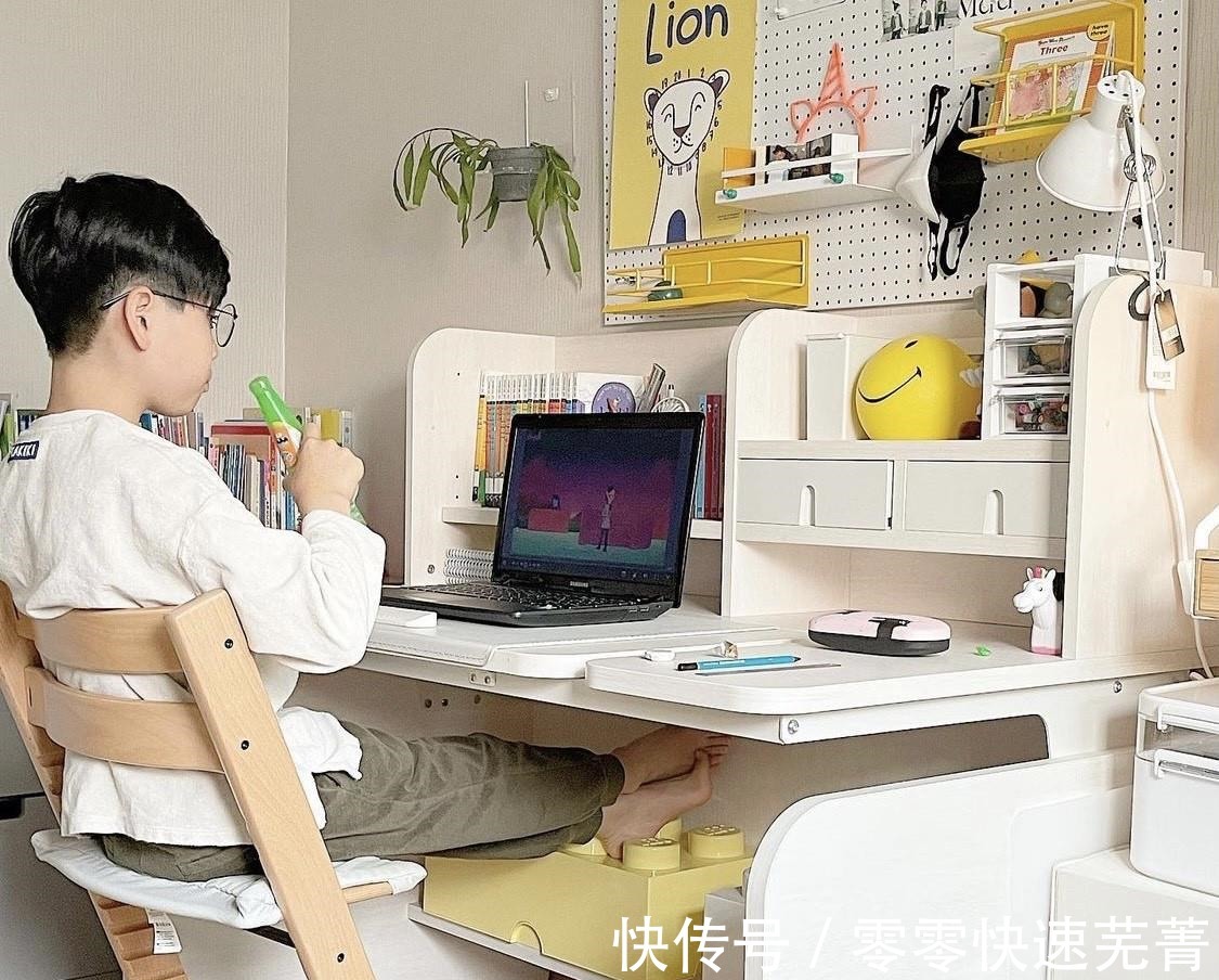 这位韩主妇，一天带俩娃，她依旧让屋子干净不乱，这生活真的棒！