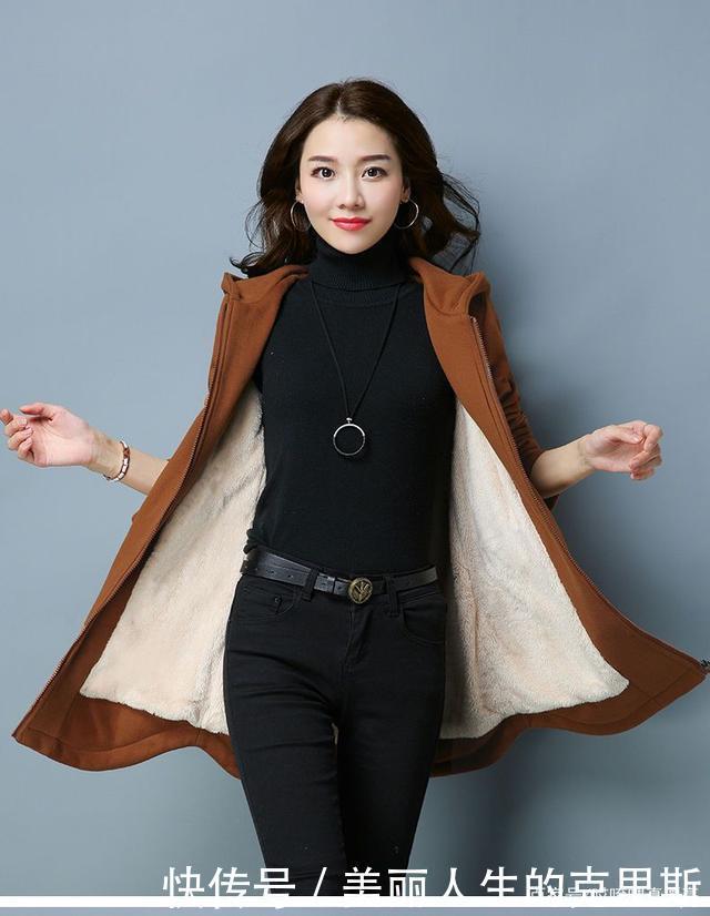 洋气|哇塞!这么漂亮的“松垮装”,看看下图女人穿扮,比皮草还洋气