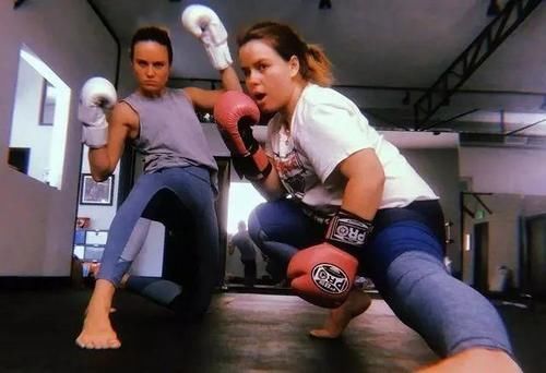 惊奇2|惊奇队长,你这腹肌认真的吗?