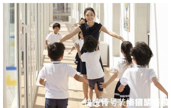 写作业|孩子若有这“4个特征”,将来有可能成学霸,就算贪玩也没关系