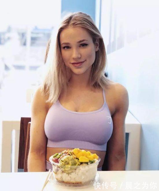 髋关节|加拿大金发尤物告诉你,将腰臀比练到极致,157有170的气场