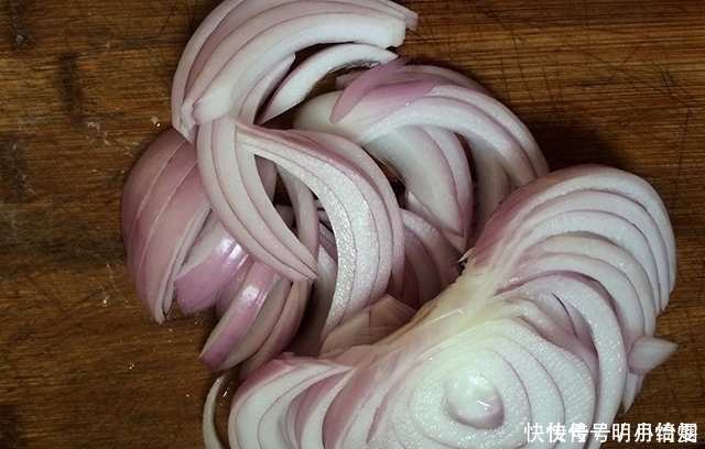 维生素鸡身一重要部位，给牛肉都不换，每到秋冬多吃些，不用去医院