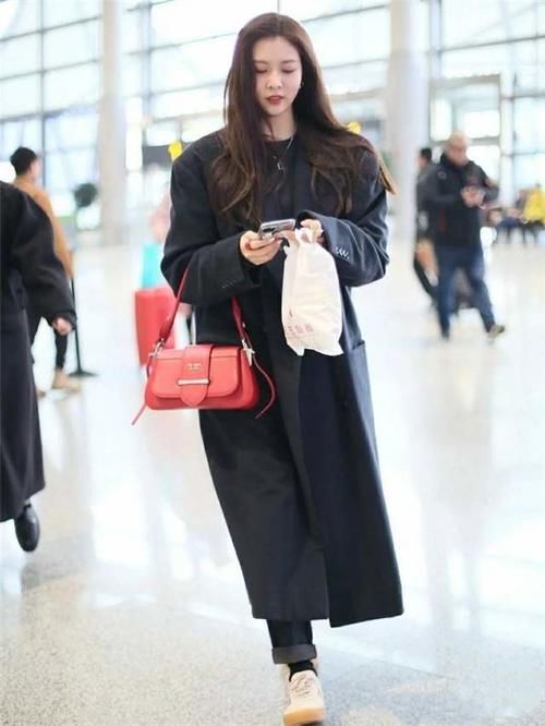  颜色|百搭的中性色，这么穿才显得高级，不然看起来太廉价了