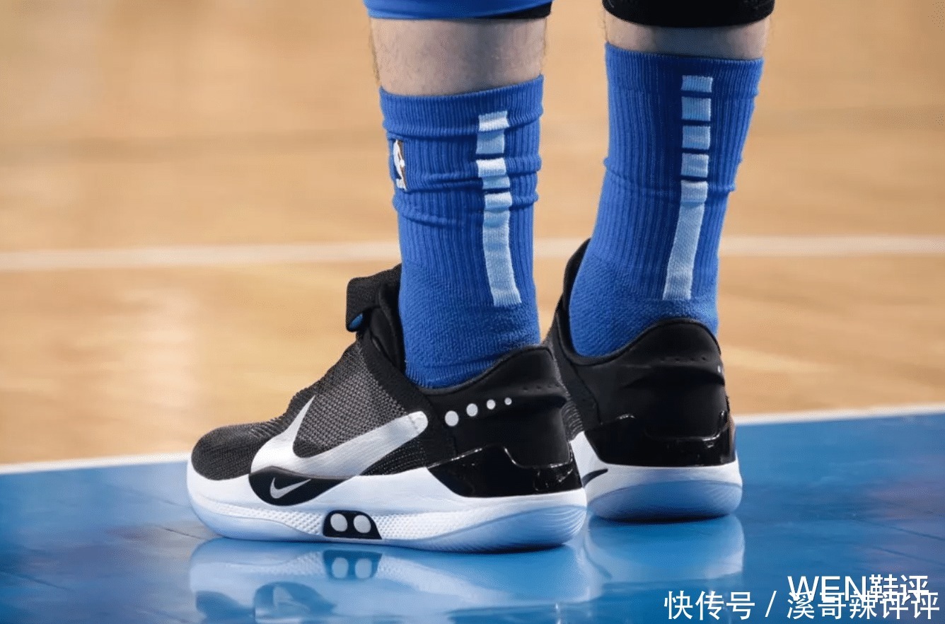 未来的球鞋到底应该是什么样呢Nike的答案就是这款鞋