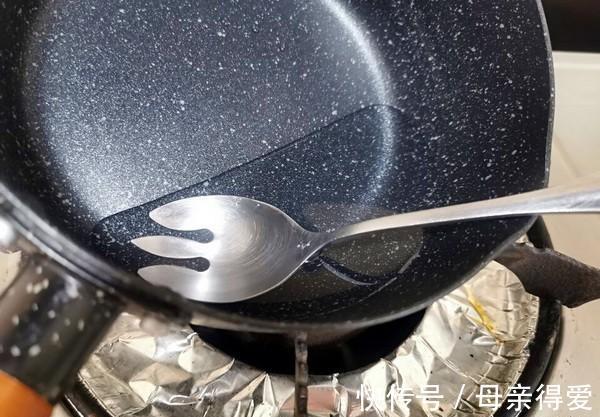 柠檬汁|空心泡芙,填入芒果冰淇淋,果酸成了甜蜜的幸福桥梁