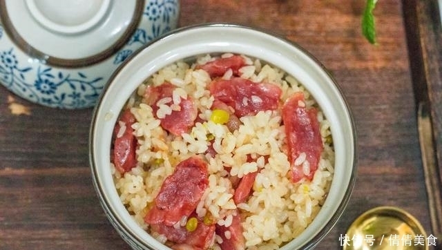 饭菜一锅出,简单又方便,香喷喷的,孩子连吃两大碗!