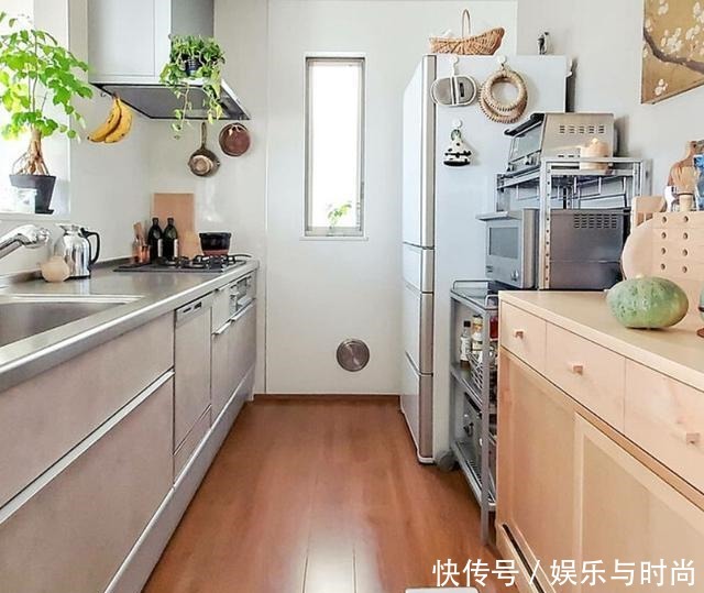 小两口之家,全屋布满绿植鲜花,把生活过成了诗,太美太治愈了!