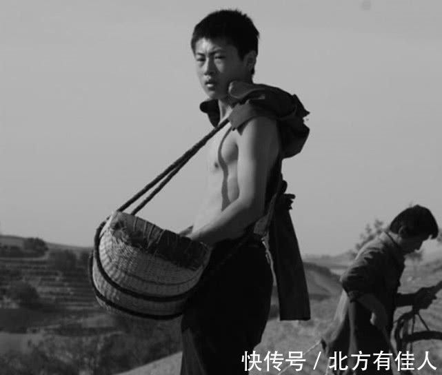 平凡的世界&路遥在写完《平凡的世界》后,为何年纪轻轻,就不幸去世了