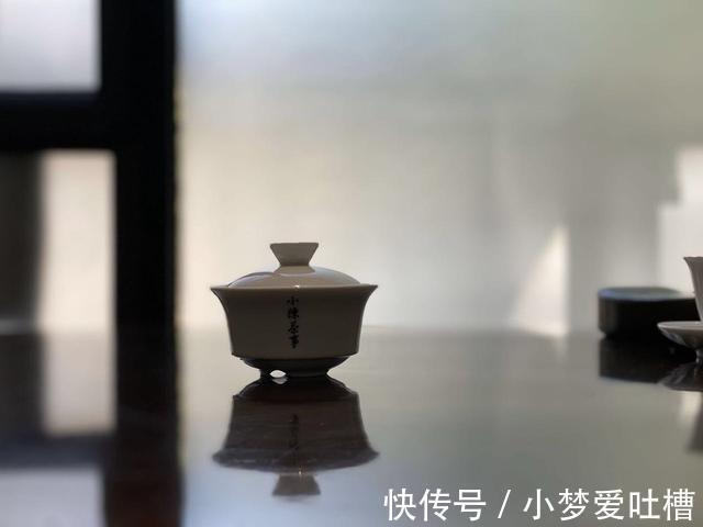 春白茶|冬天煮老白茶暖身,夏天喝新茶解暑,那秋天该如何喝白茶润燥