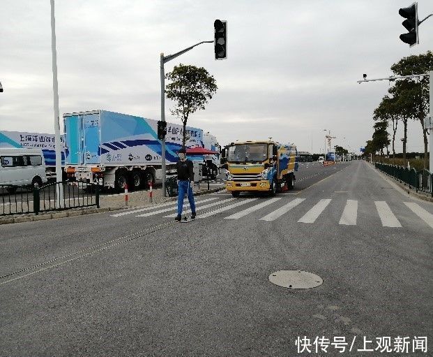 临港|无人驾驶在临港越来越近 2025年建成千亿级智能汽车产业发展集群