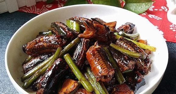 肾是男性“强大”的支撑,常吃5种食物,补肾元,固精华