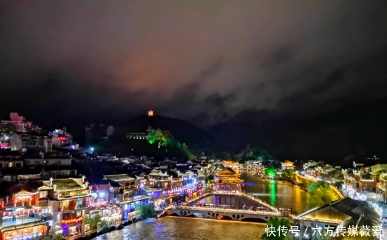 老年|城市丨凤凰古城,湘西神秘文化的深度观察