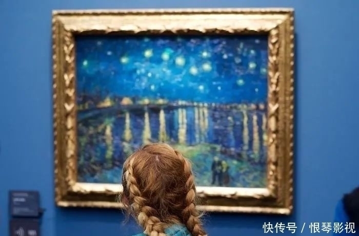 名画&他花2年时间,拍下1000个“撞衫”的人:撞衫不可怕,可怕的是……