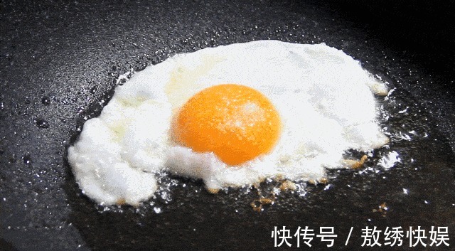 蒸制|鸡蛋羹总是蒸不好掌握4个技巧，蛋羹滑嫩无气孔，美味又好吃