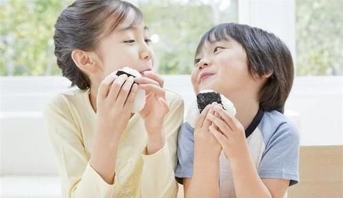 父母|从血缘关系上,谁才是我们最亲的人?父母?兄妹?答案你想不到!