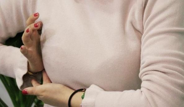 饮食禁忌|女性若得了乳腺增生，需要管住嘴，5种食物吃不得，愿你能重视