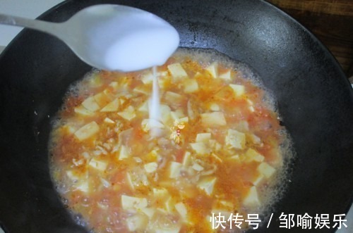 番茄和豆腐加点它,鲜美开胃,好吃的停不了,没开饭就光了