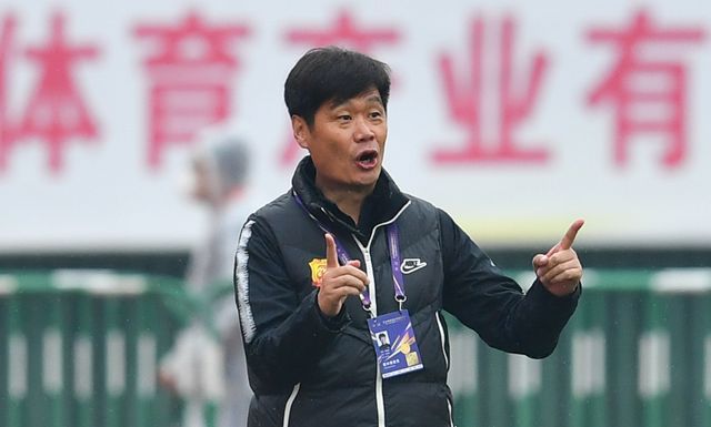 李铁|李霄鹏执教国足倒计时,昔日外籍助教或驰援,比李铁强在哪?