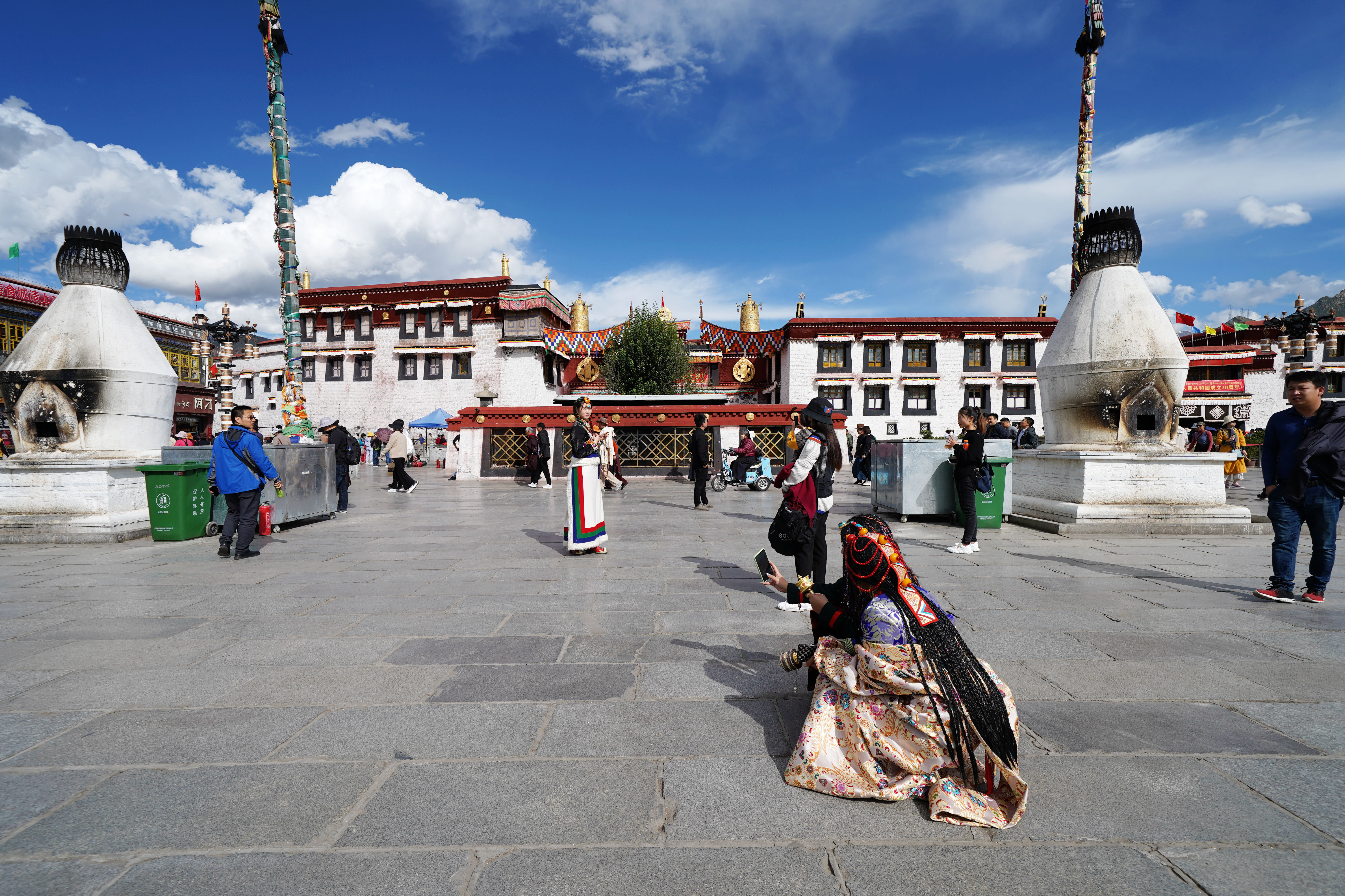 大昭寺|【80天单人单车环藏之旅】观览佛教圣地大昭寺，八廓街猎摄盛装美女