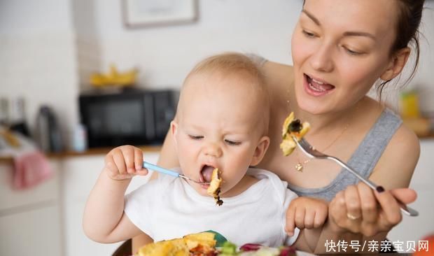 妈妈|爷爷奶奶宠孙子，上学还不会拿筷子：宝宝的精细运动，妈妈别大意