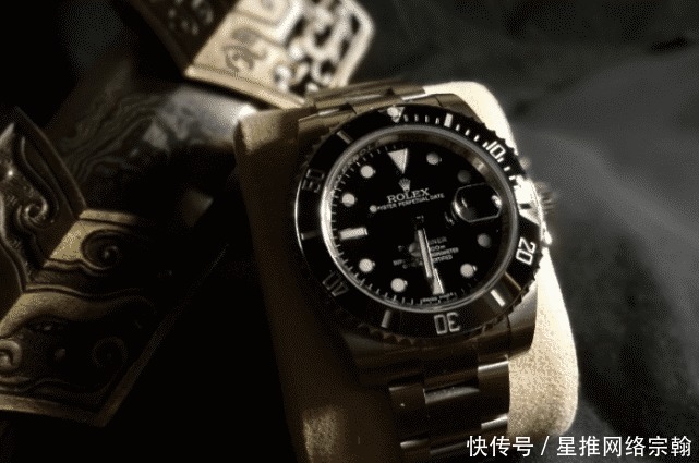 男生戴黑色手表好看吗？三款万元黑色运动腕表推荐