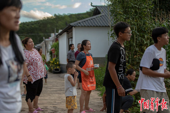 西双版纳|这一路，人与象相伴同行