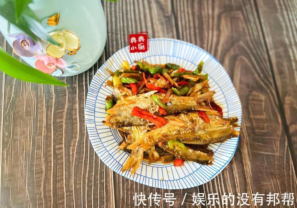 小鱼干|夏天的下饭神器,无敌下饭菜,咸香小鱼干