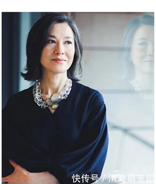 发量|60岁左右的女人,过年别再烫“大妈卷”!四款减龄发型,更好看