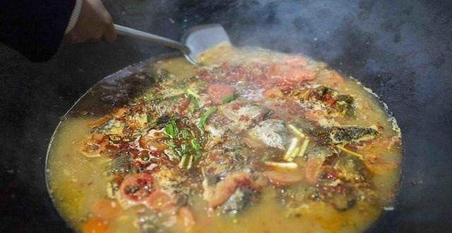 今天的文化观察,来看看中国十大最辣美食。